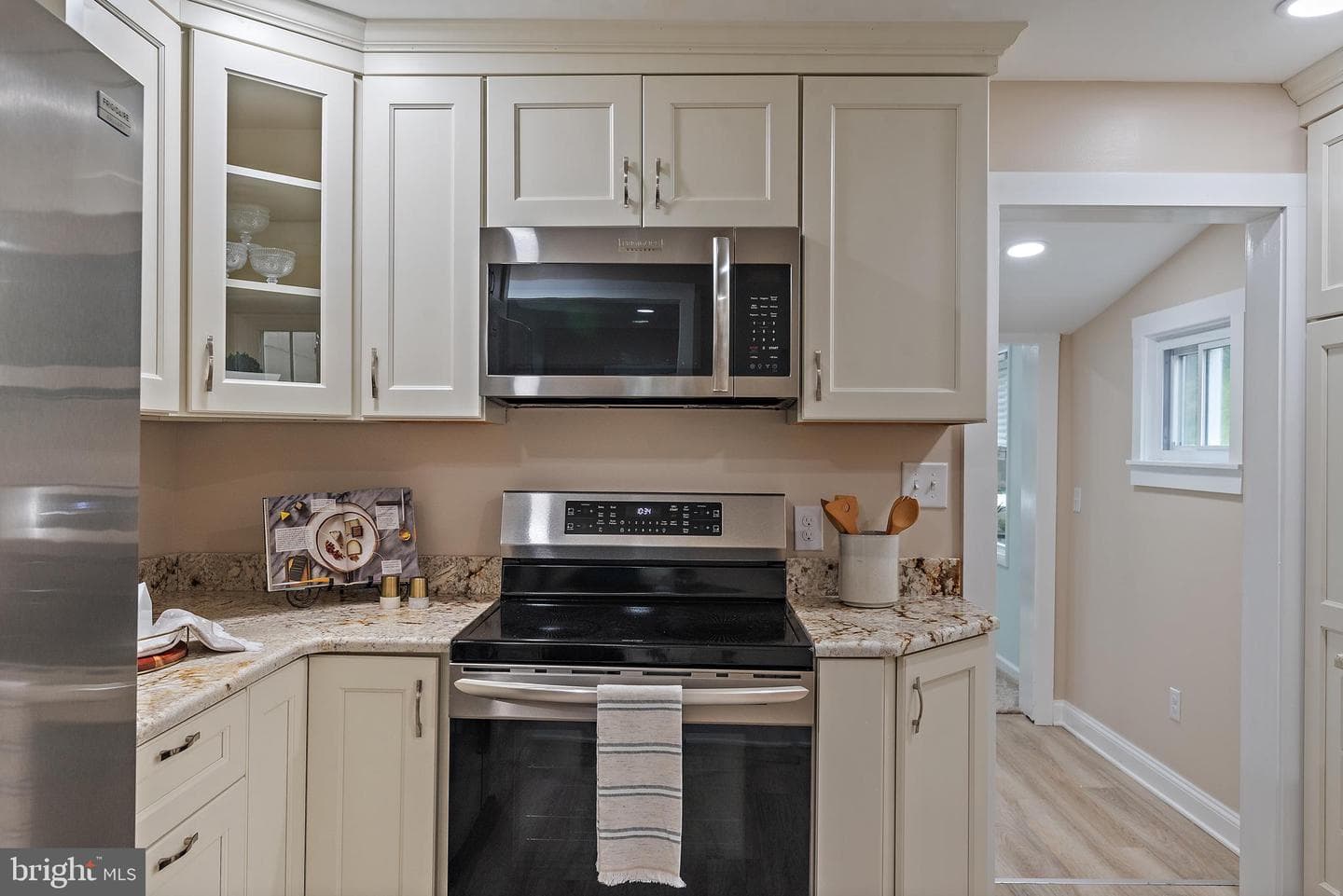 204 W Chew Avenue photo 32
