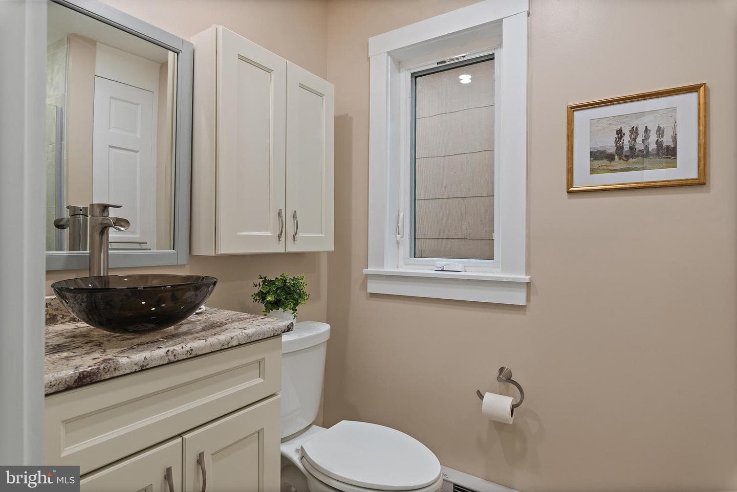 204 W Chew Avenue photo 35