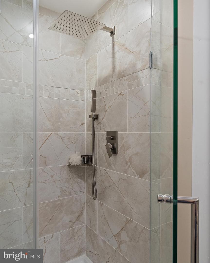 204 W Chew Avenue photo 36