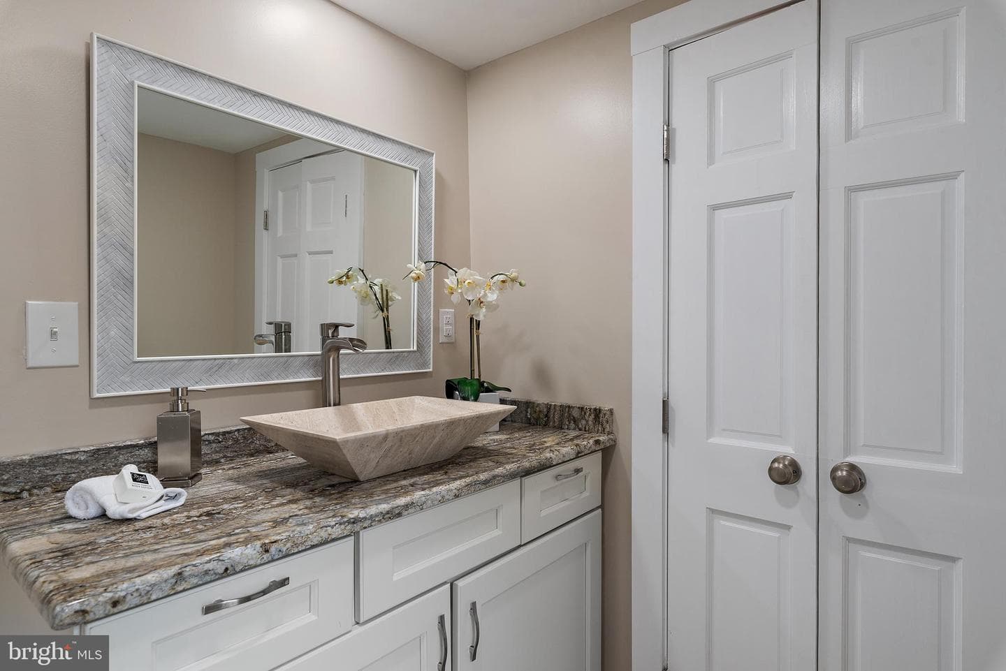 204 W Chew Avenue photo 54