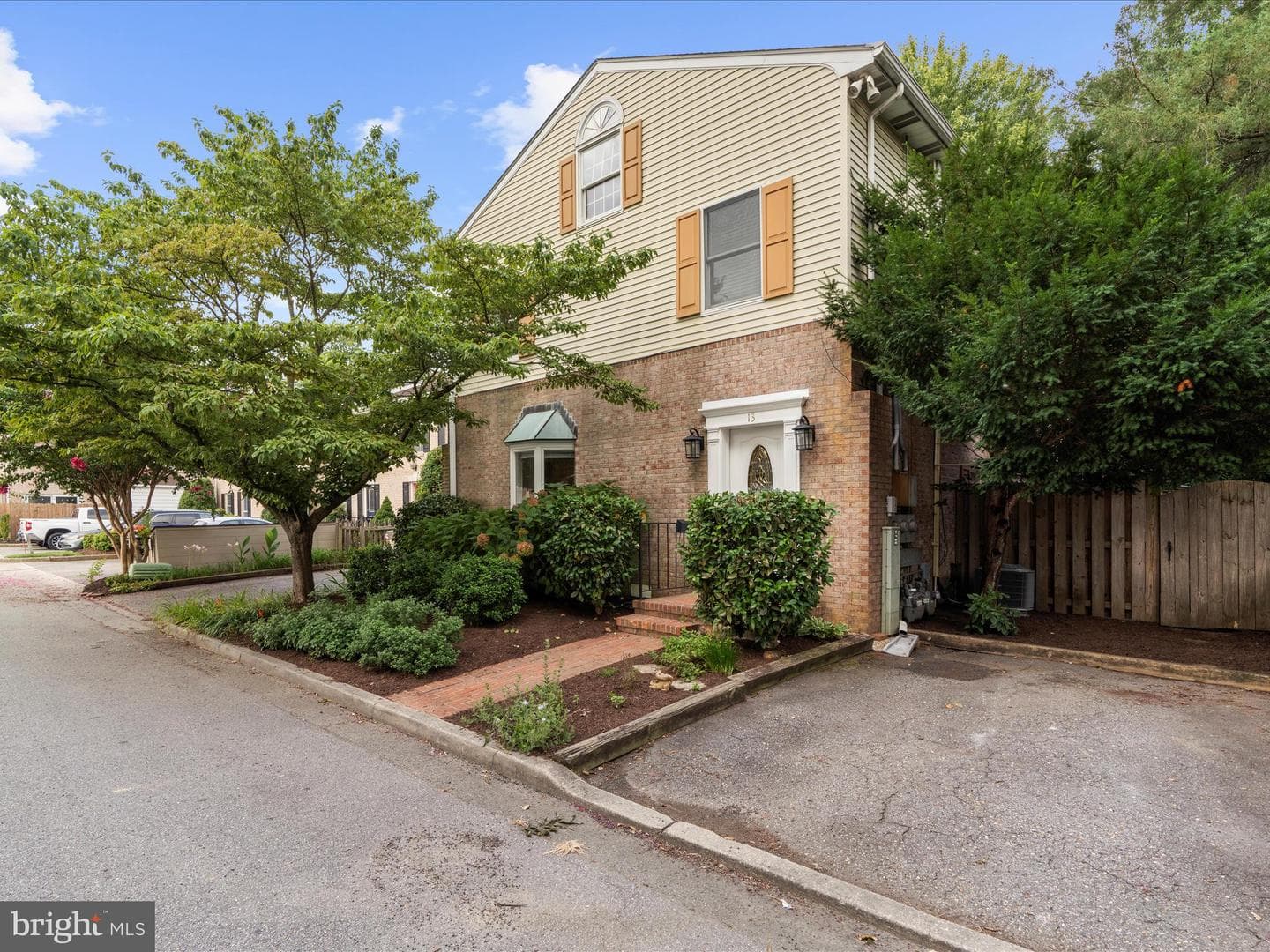 13 N Thoroughgood Lane #24 photo 2