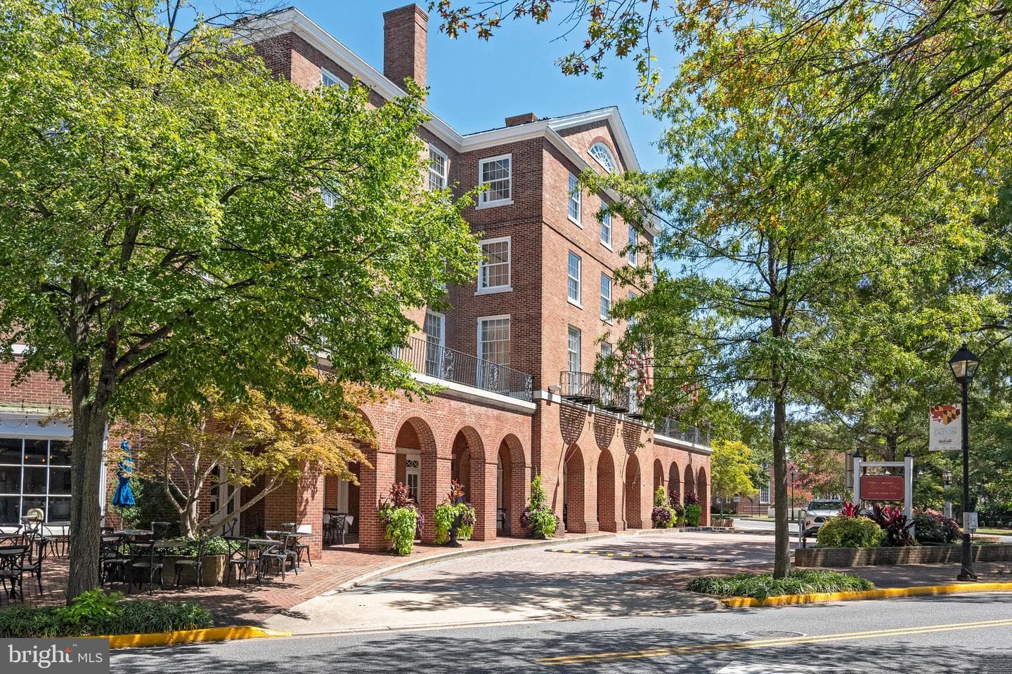 10 N Park Street photo 42