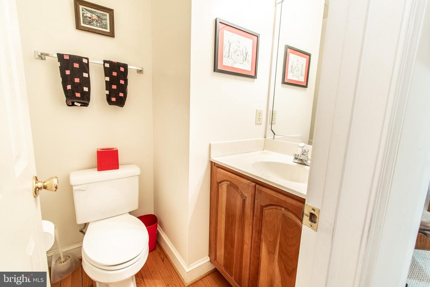 228 Tyler Avenue photo 19