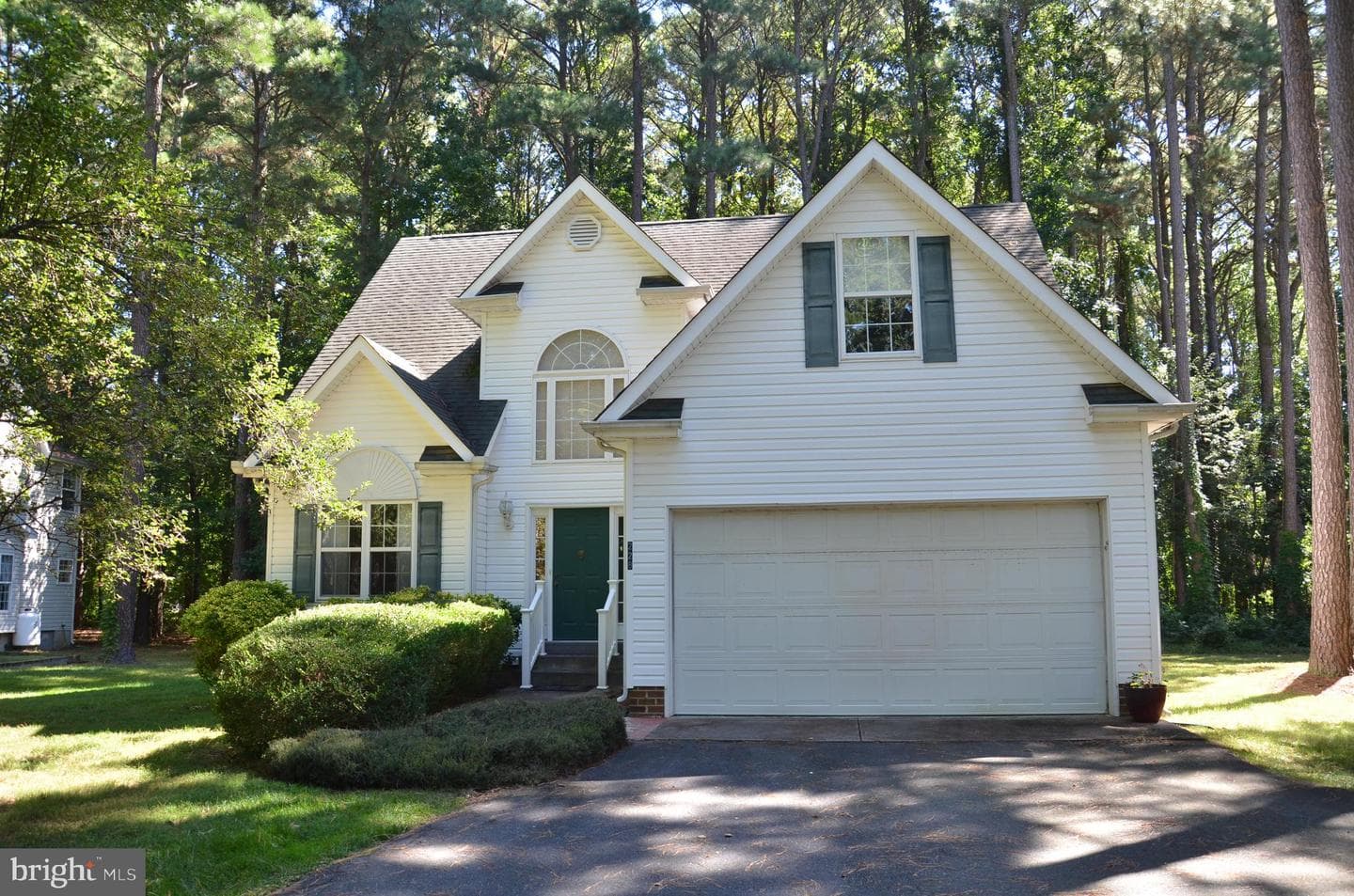 228 Tyler Avenue photo 2