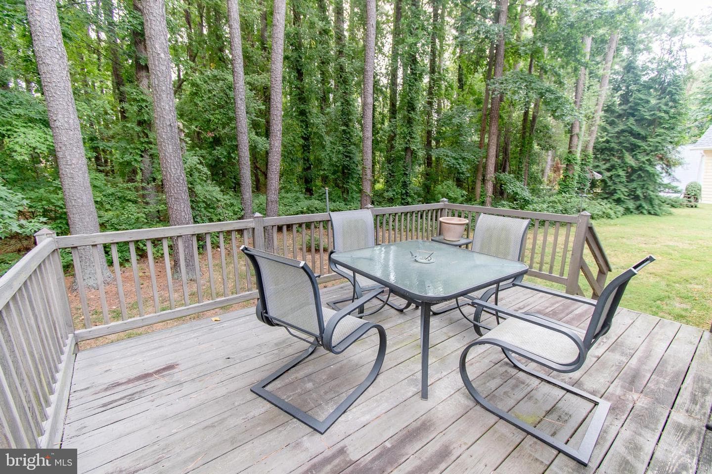 228 Tyler Avenue photo 28