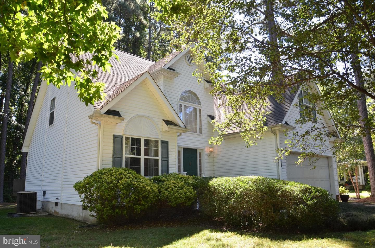 228 Tyler Avenue photo 3