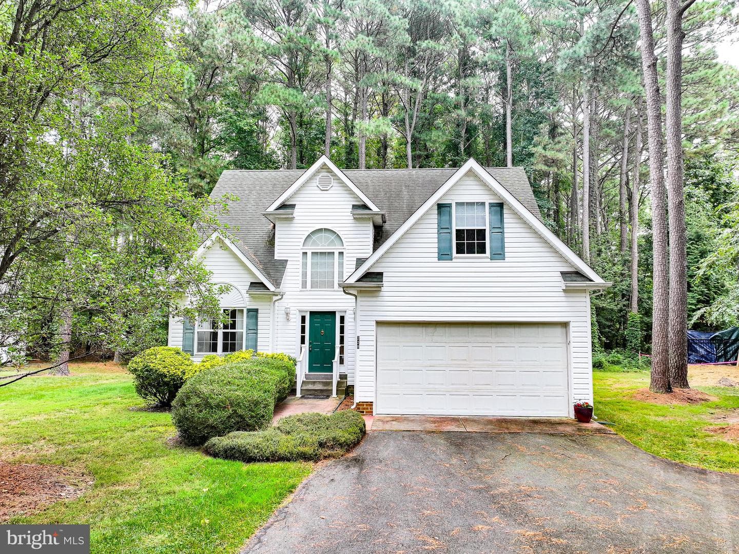 228 Tyler Avenue photo 36