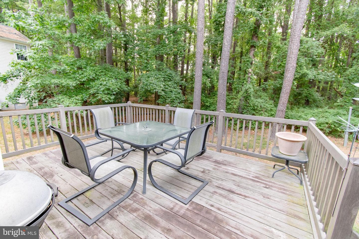 228 Tyler Avenue photo 4