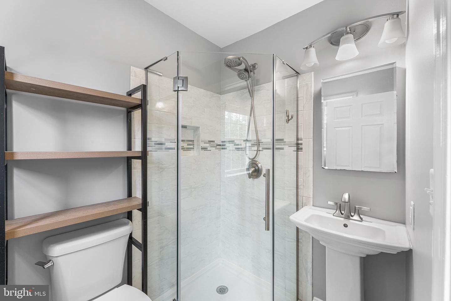 7384 Brett Road photo 15