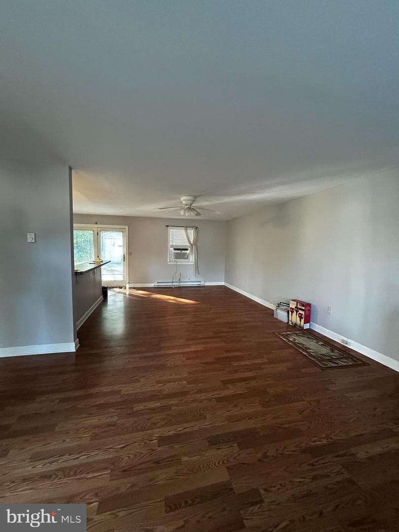 8566 Dyott Court photo 7
