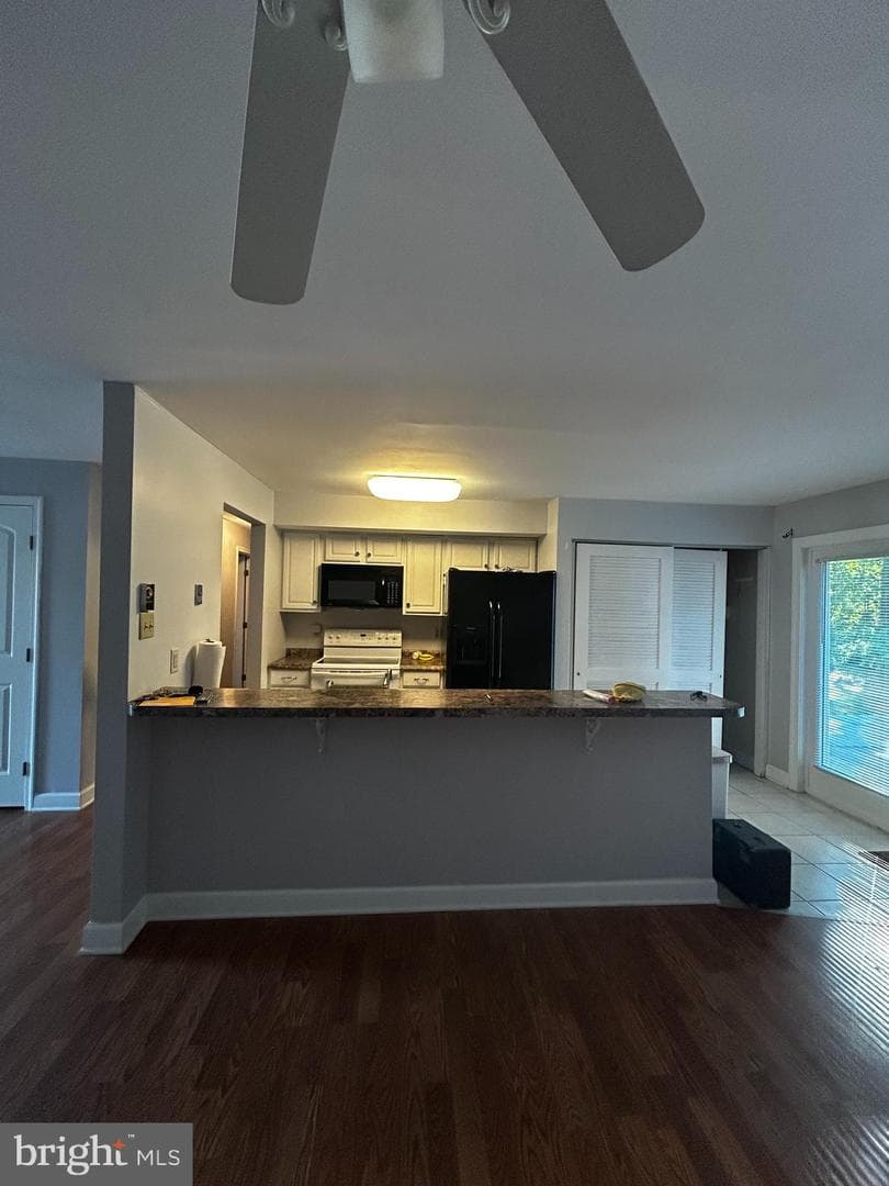 8566 Dyott Court photo 9
