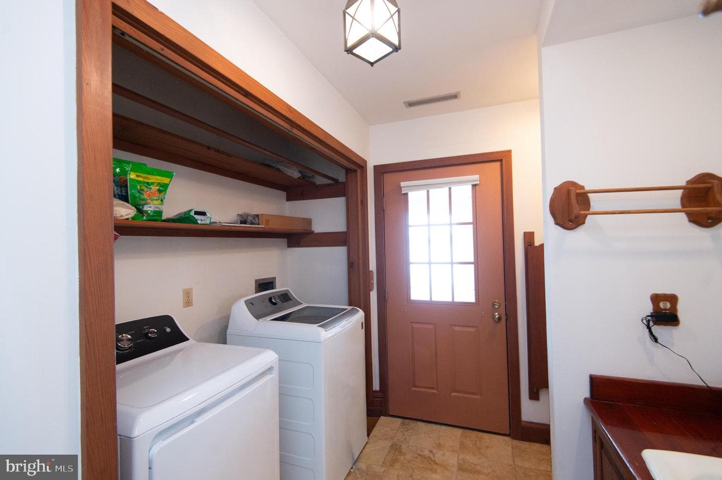 5499 Anderby Hall Road photo 24