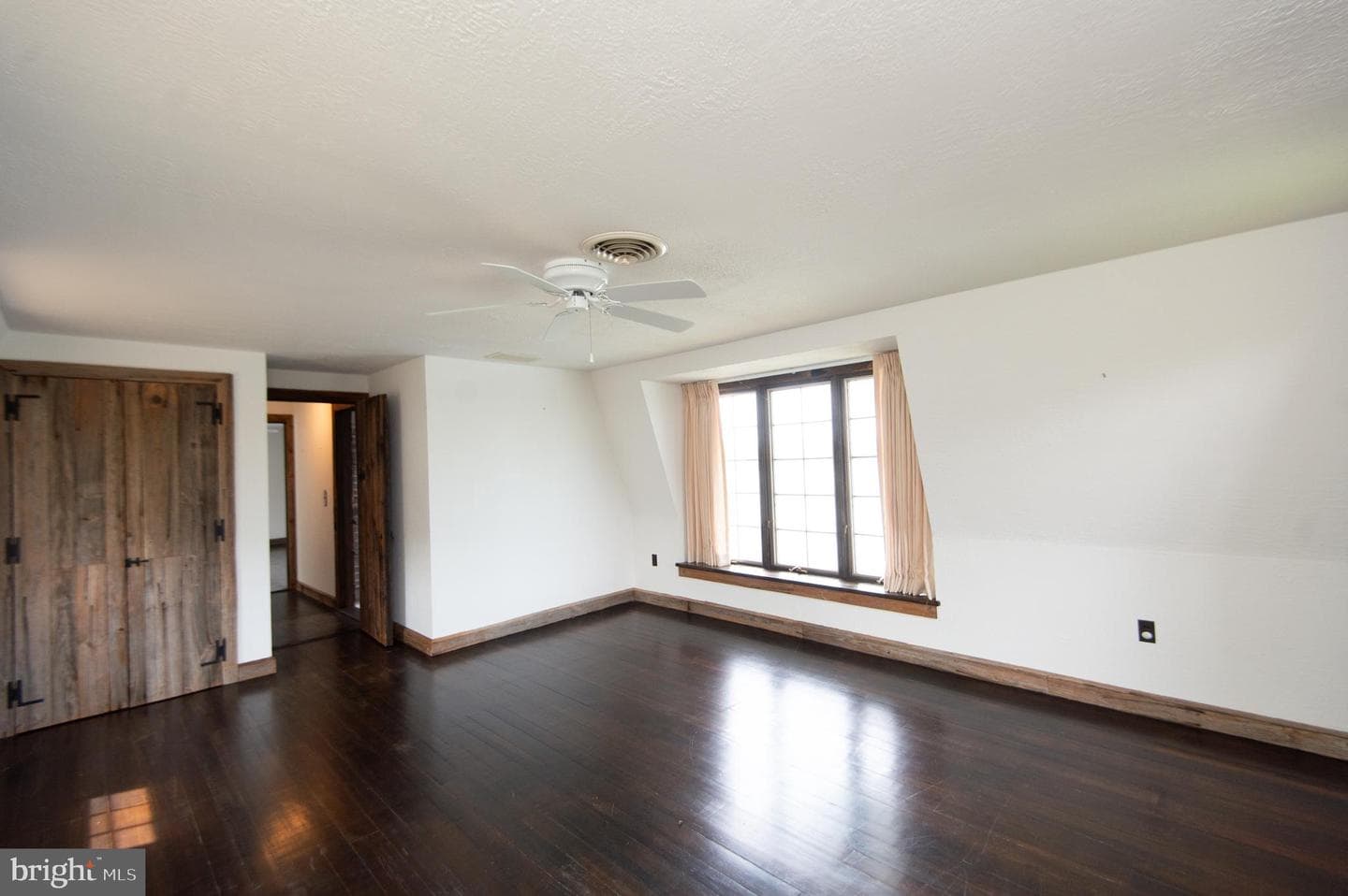 5499 Anderby Hall Road photo 32