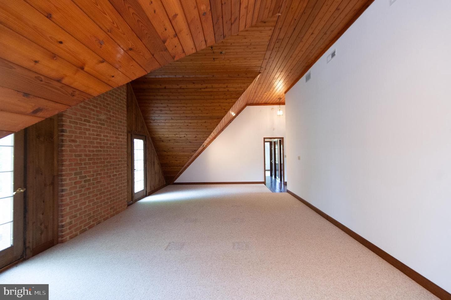 5499 Anderby Hall Road photo 52