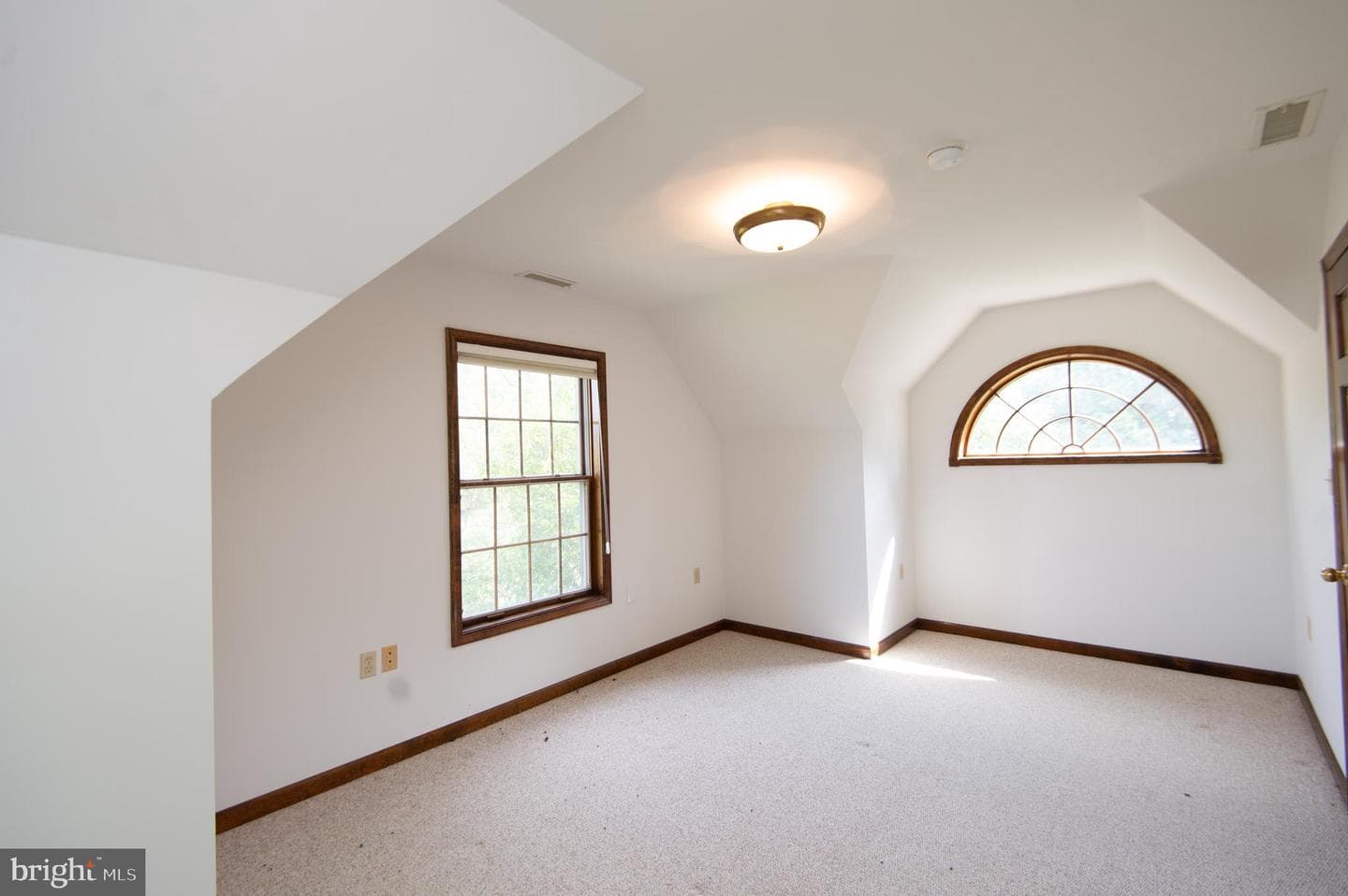 5499 Anderby Hall Road photo 59