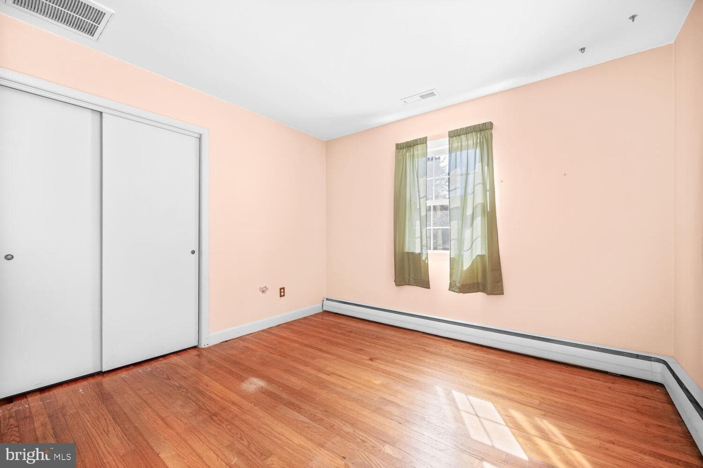 304 W Oak Avenue photo 32