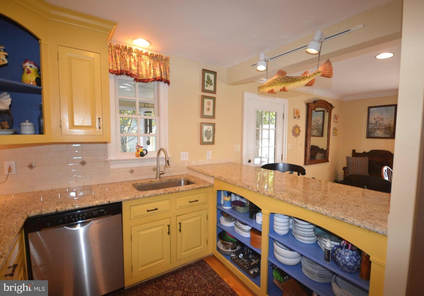 106 Grace Street photo 33