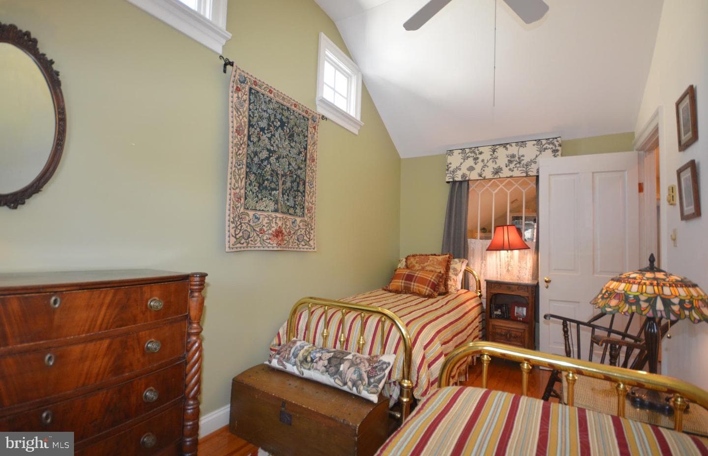 106 Grace Street photo 47