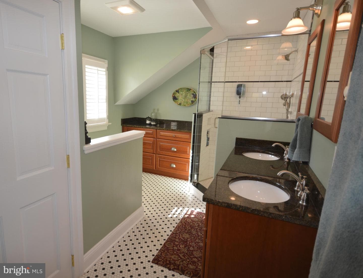 106 Grace Street photo 48