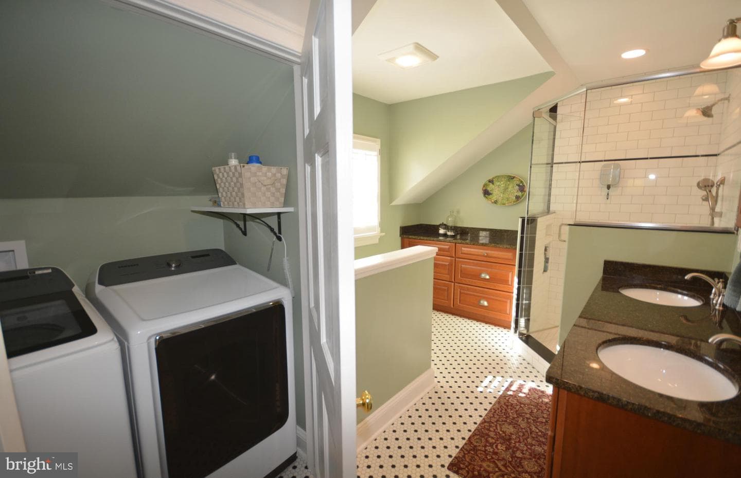 106 Grace Street photo 51