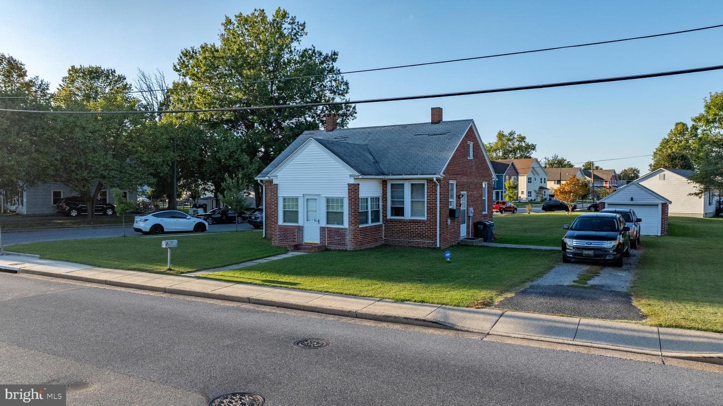 305 Port Street photo 1