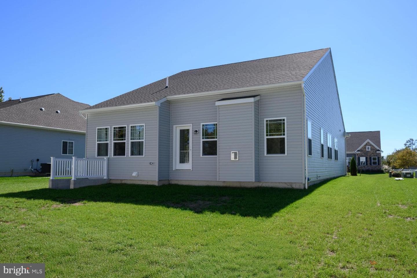5648 Trafalgar Cir photo 4