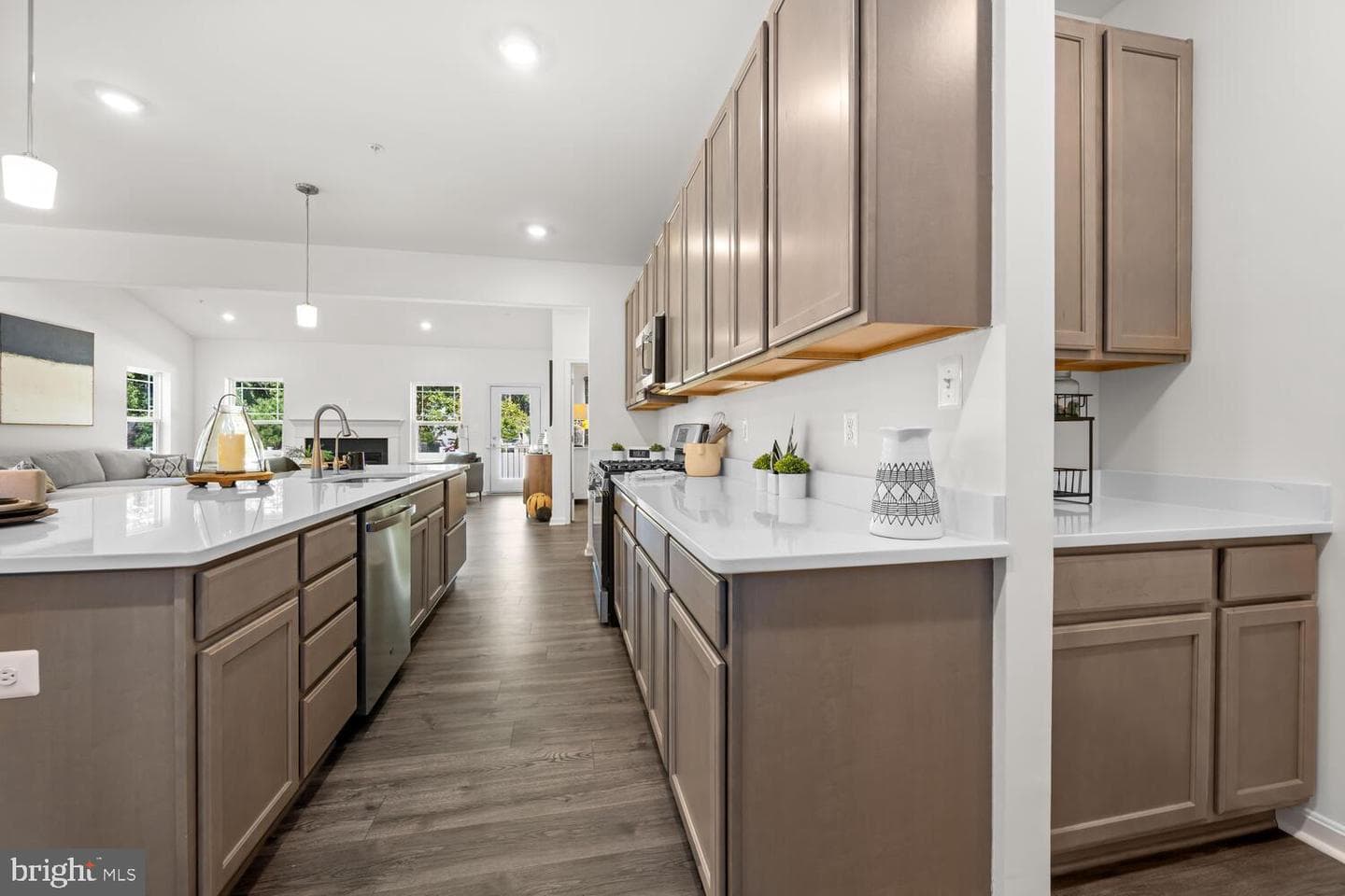 5654 Trafalgar Cir photo 10