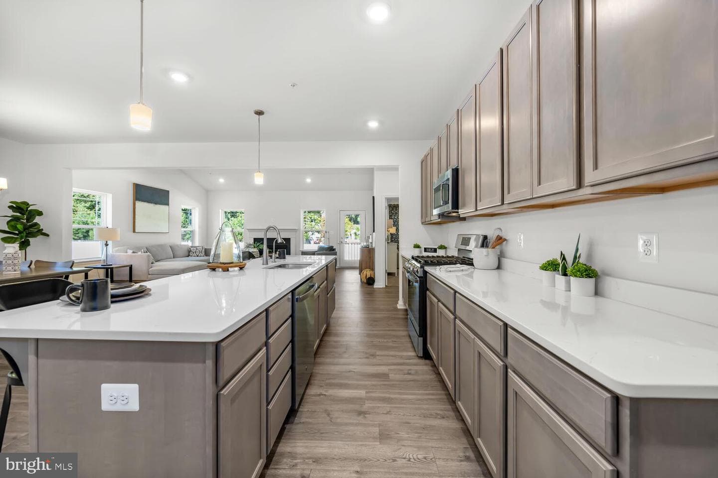 5654 Trafalgar Cir photo 11