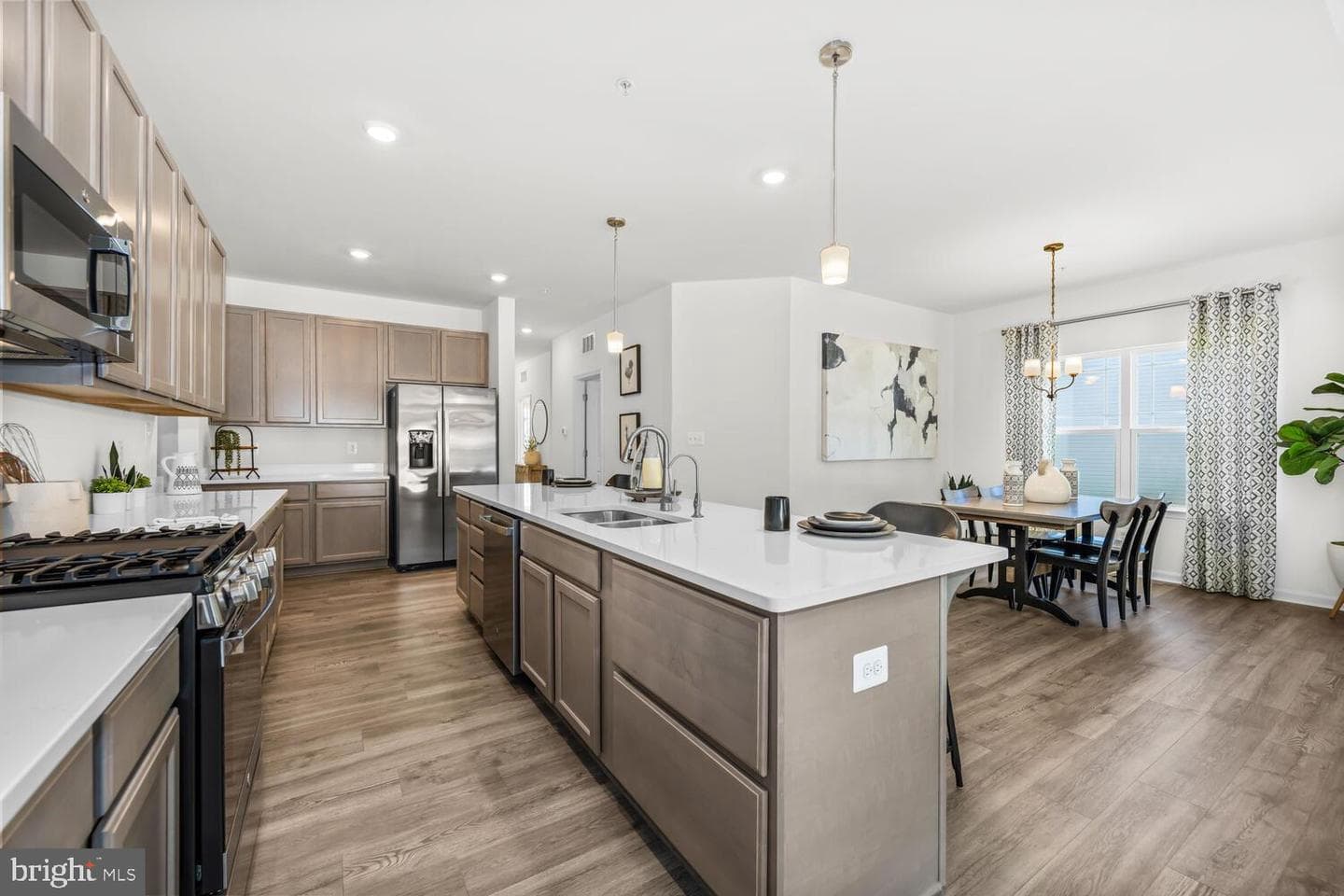 5654 Trafalgar Cir photo 14