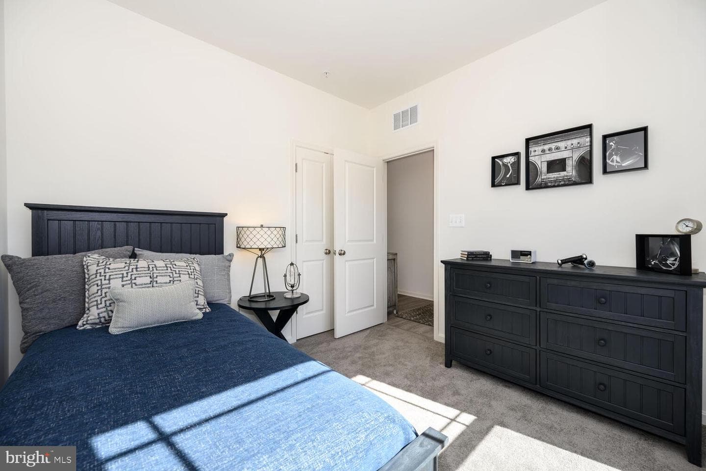5654 Trafalgar Cir photo 27