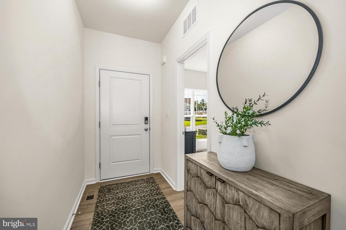 5654 Trafalgar Cir photo 8