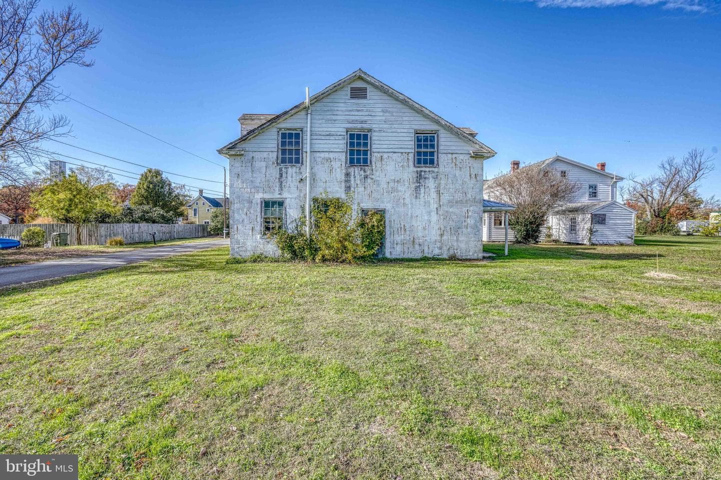 21486 Mission Road photo 17