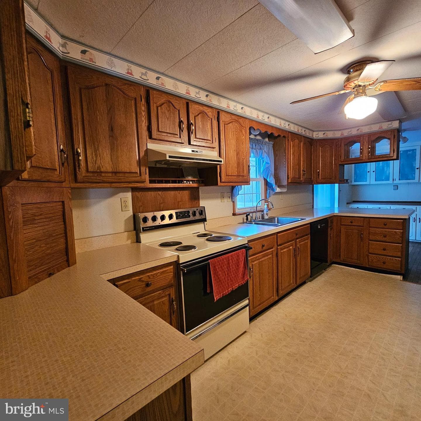 8210 Ingleton Circle photo 3