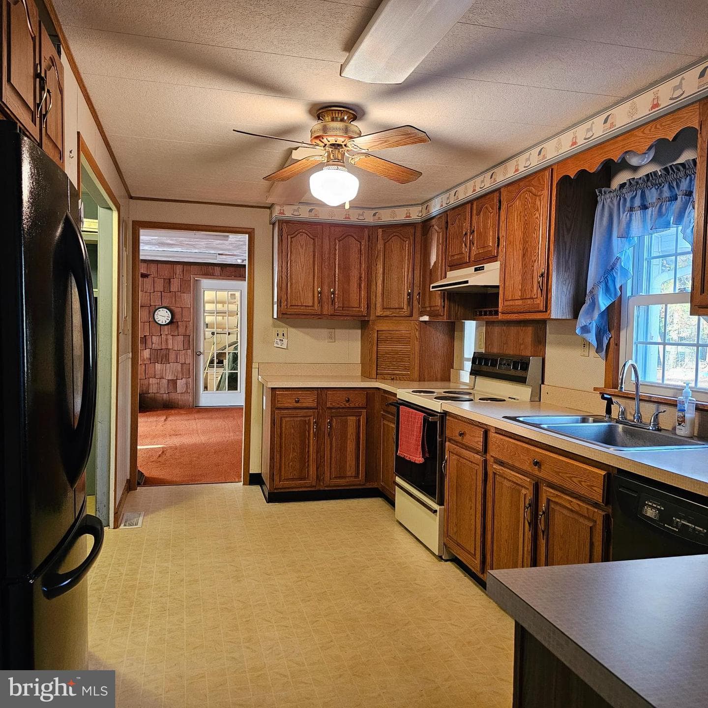 8210 Ingleton Circle photo 4