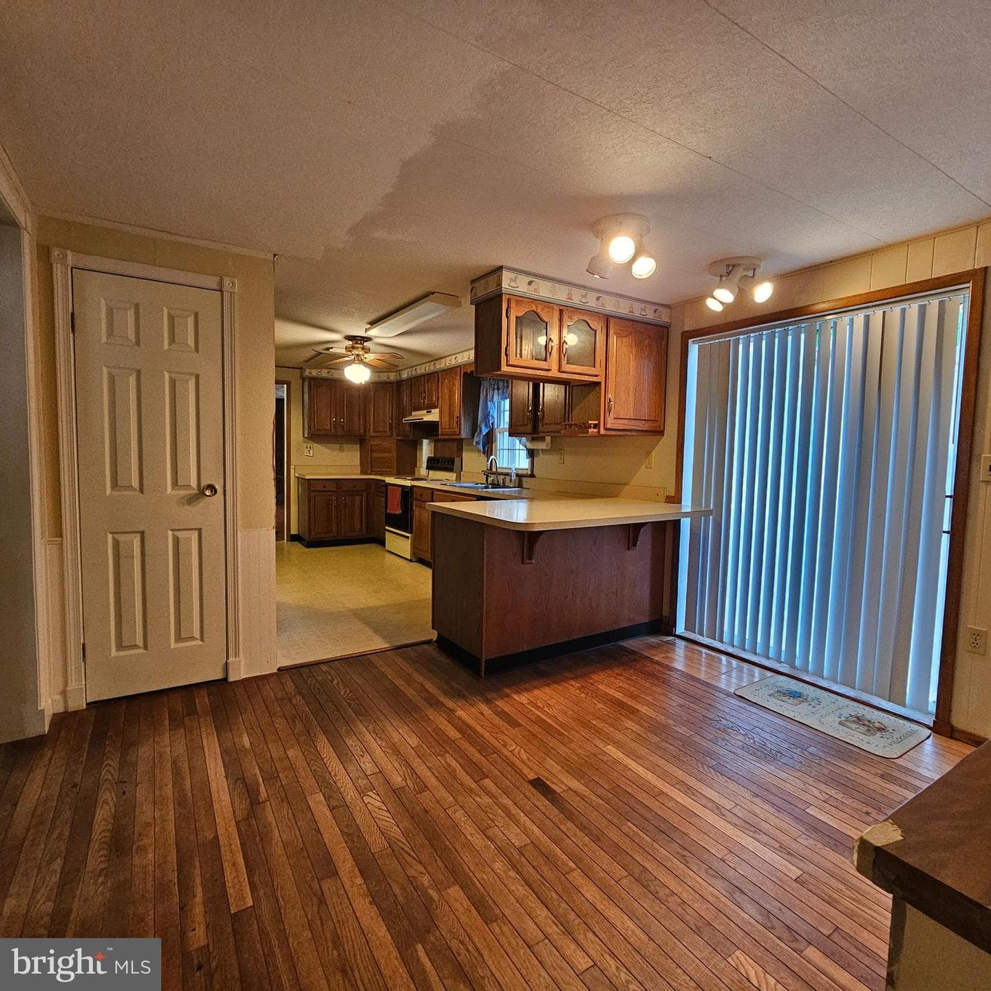 8210 Ingleton Circle photo 5