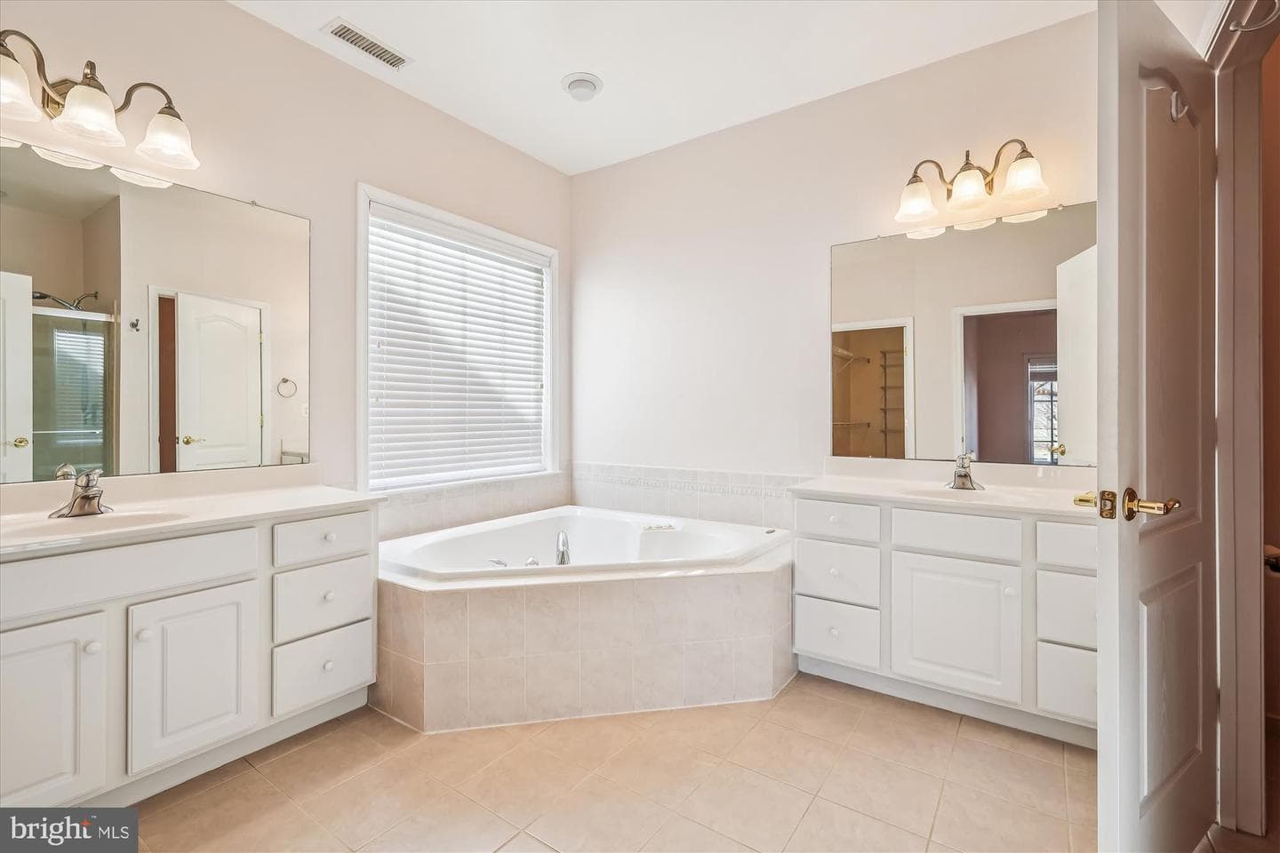 7459 Timothys Way photo 25