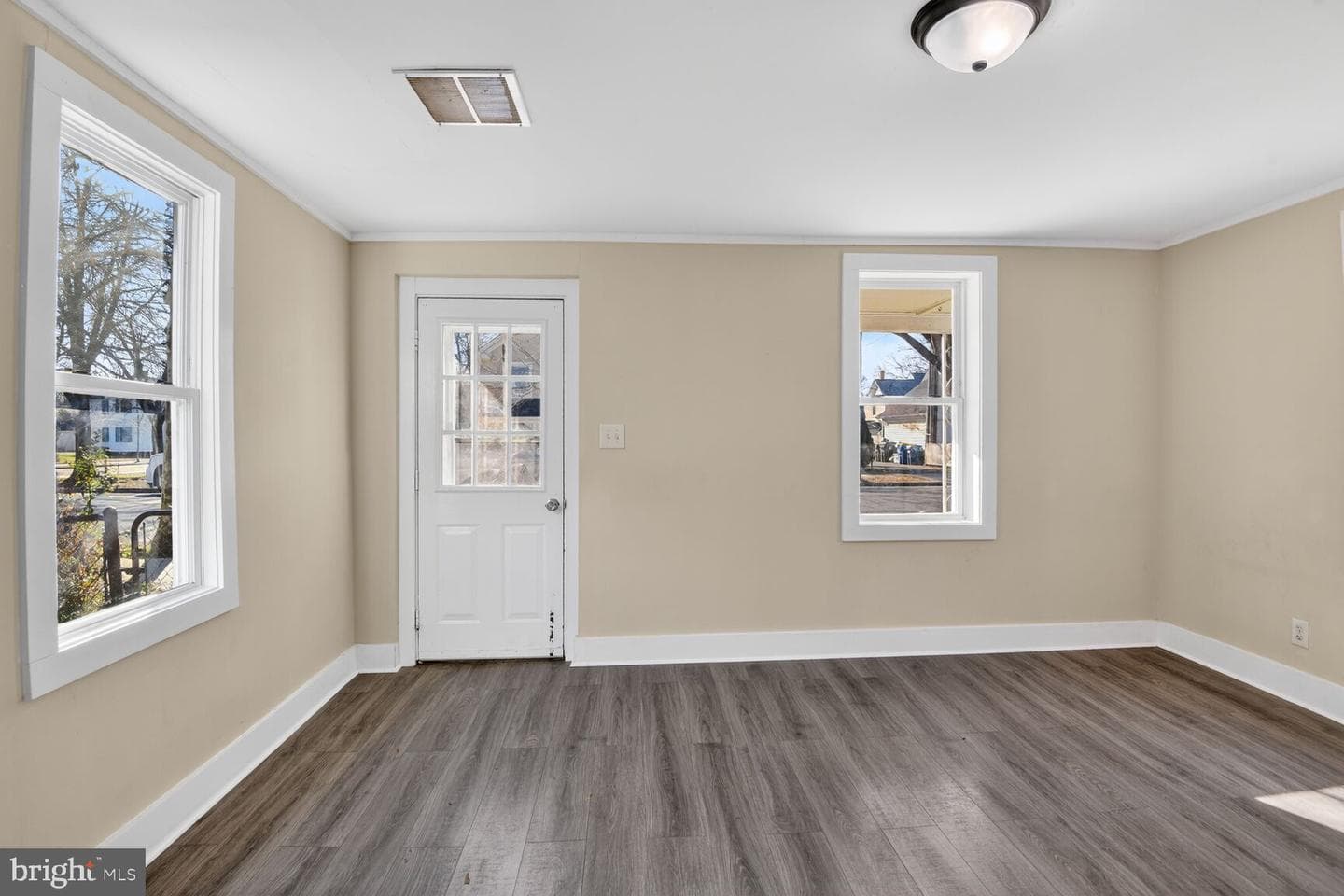 305 Brookletts Avenue photo 6