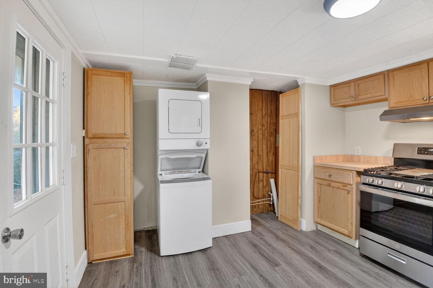 305 Brookletts Avenue photo 8