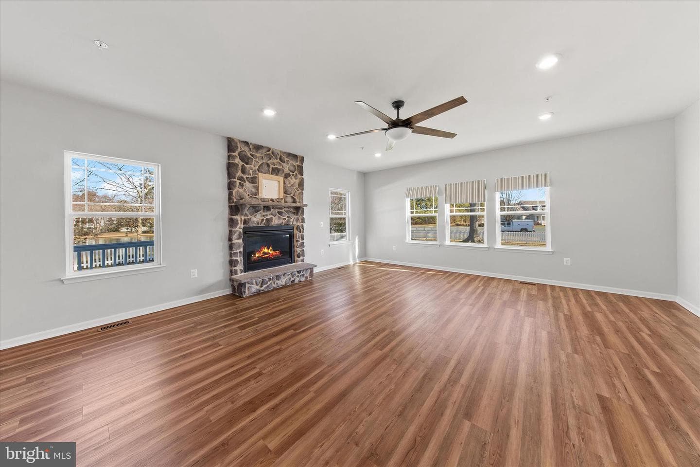 5559 Trafalgar Circle photo 12
