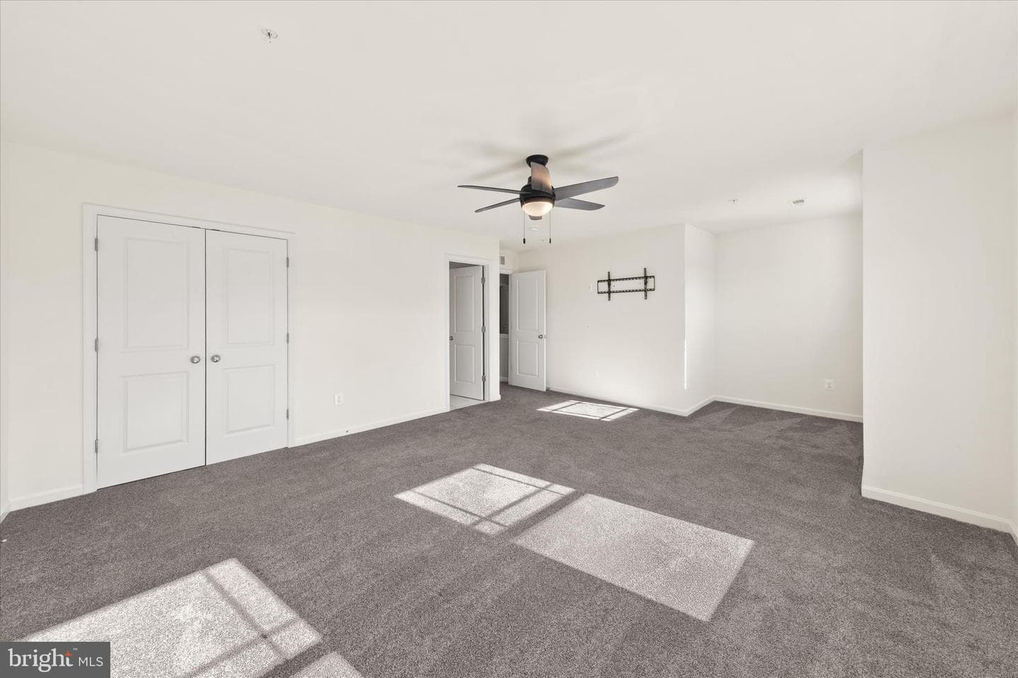 5559 Trafalgar Circle photo 40