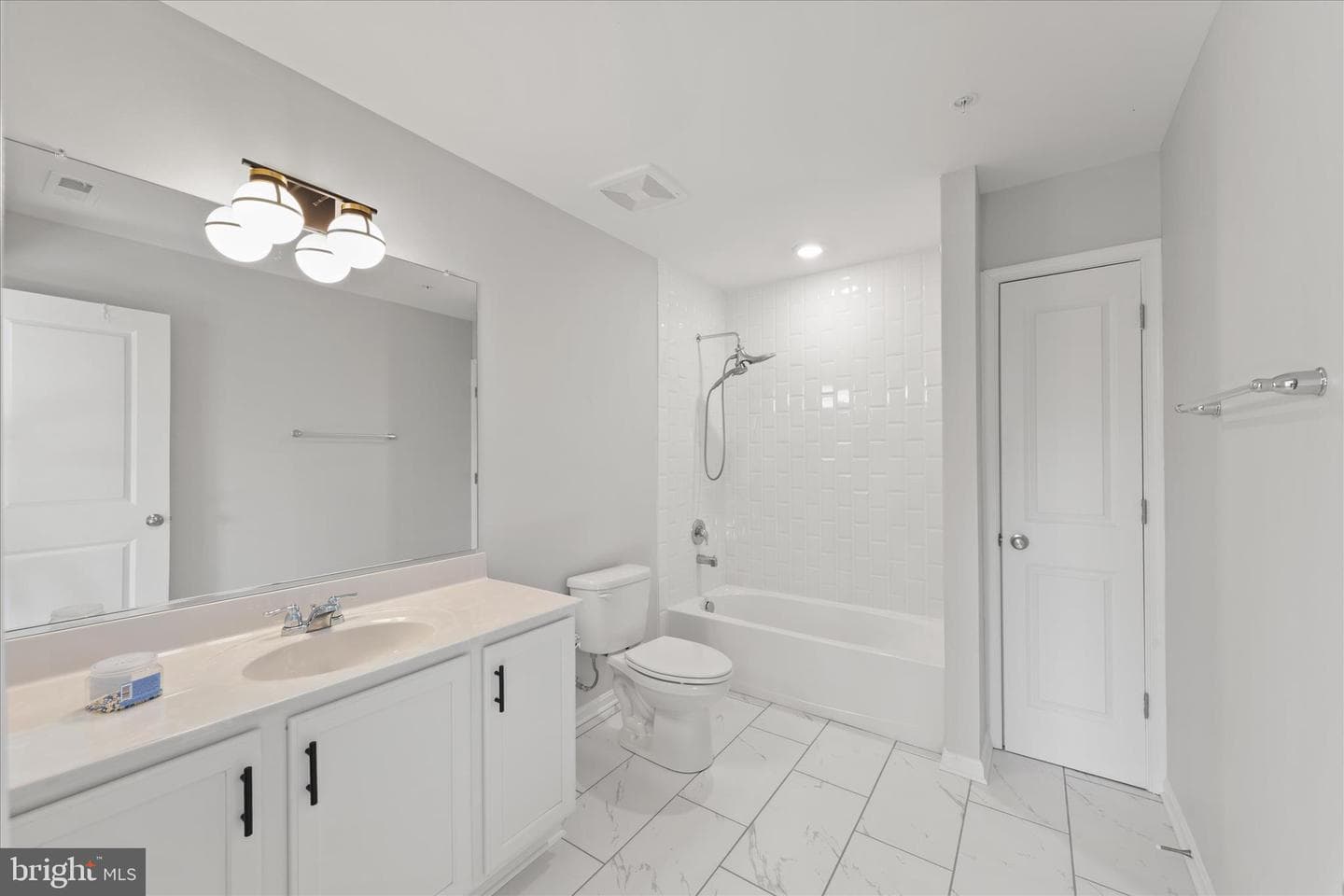 5559 Trafalgar Circle photo 42