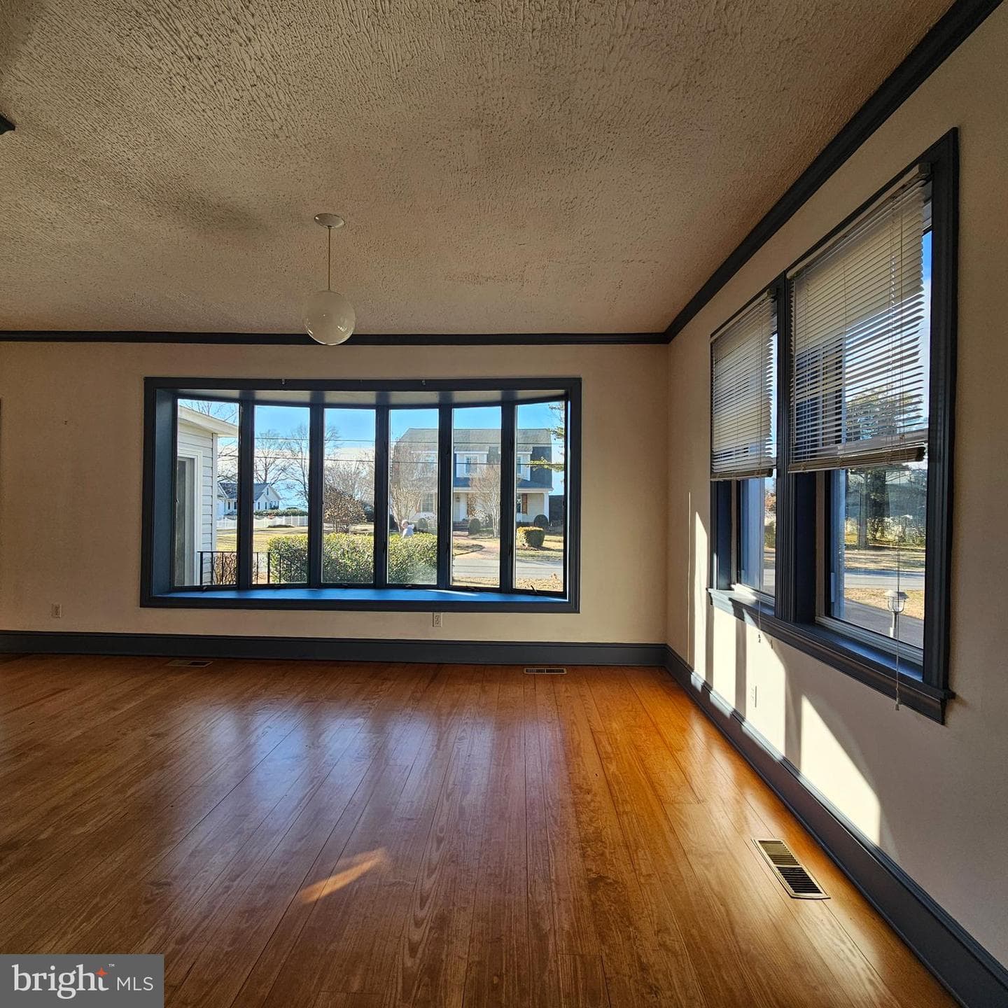 807 S Morris Street photo 13