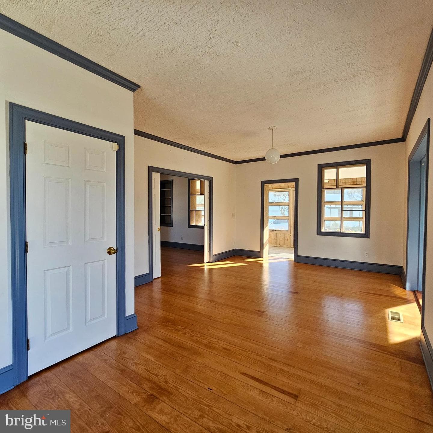 807 S Morris Street photo 15