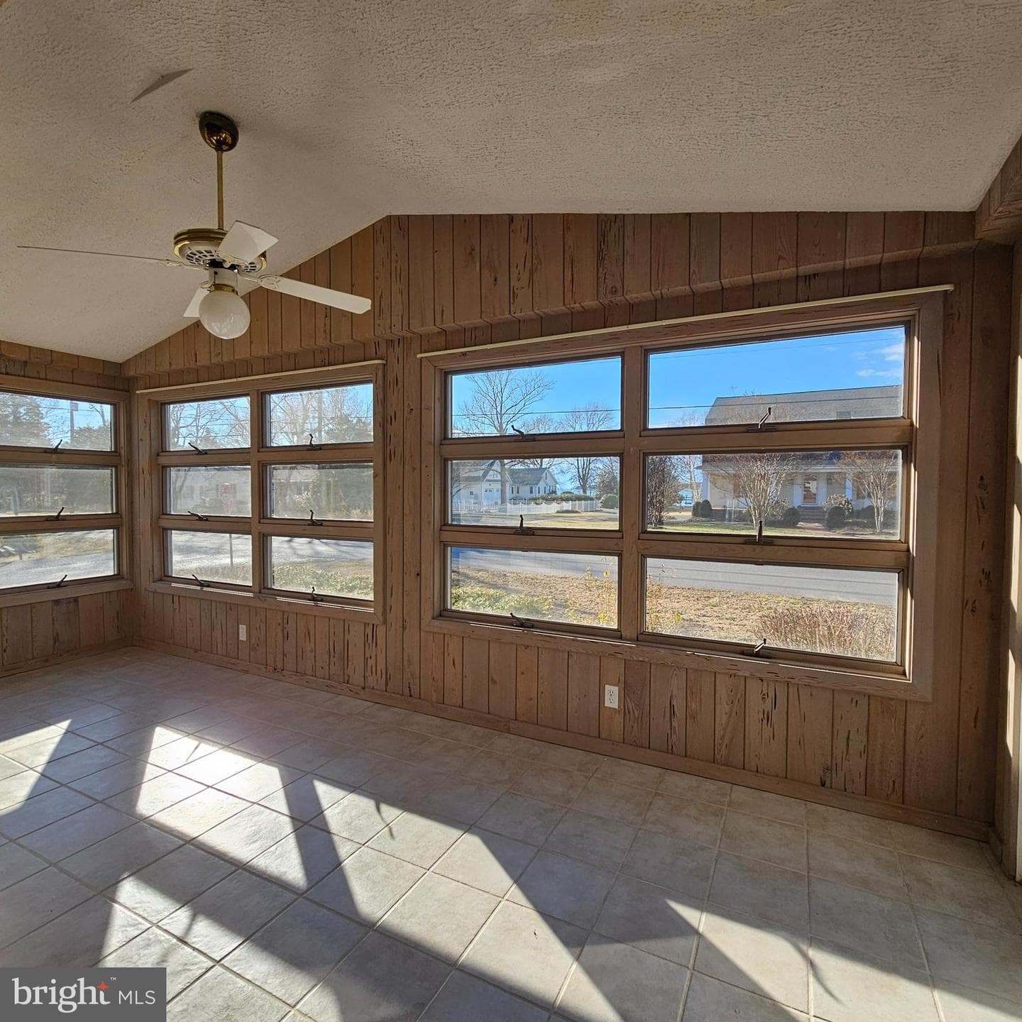 807 S Morris Street photo 16