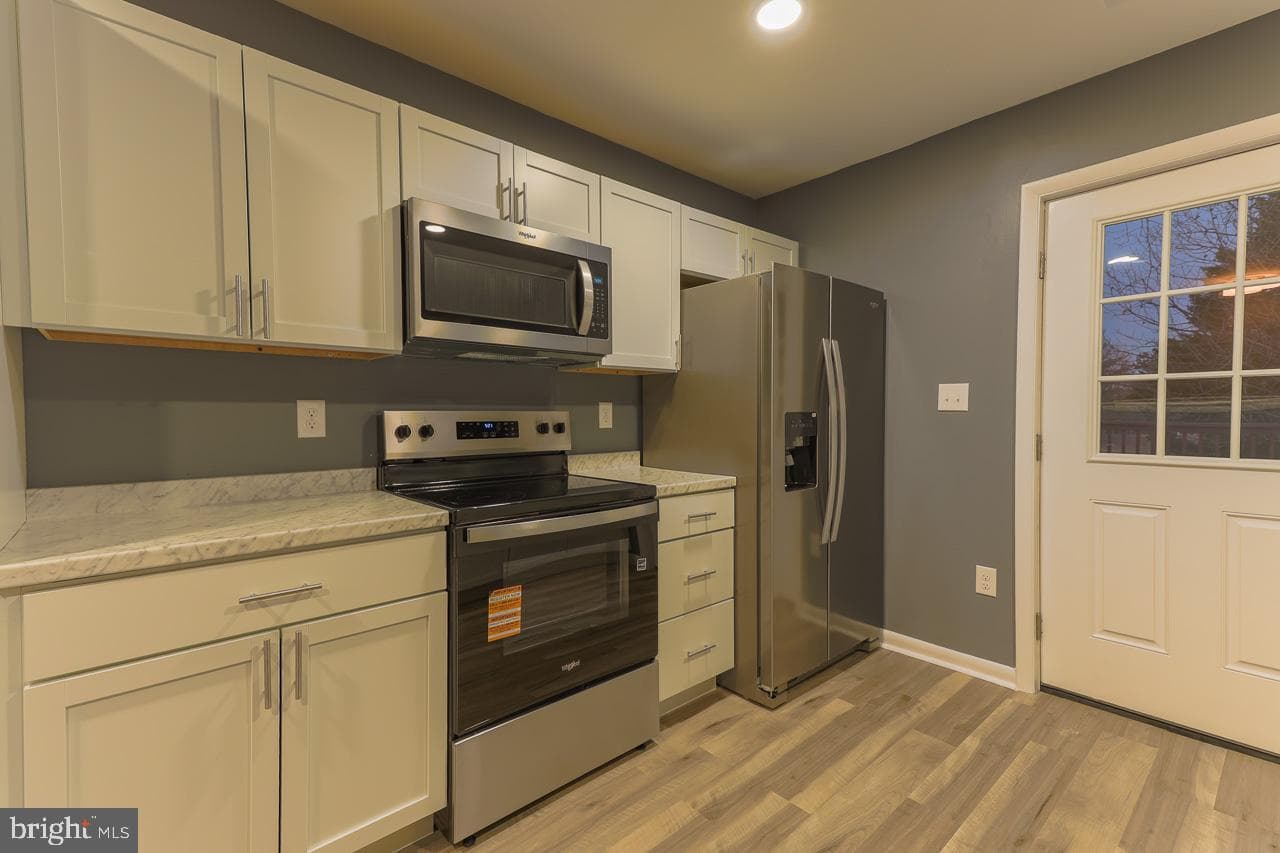 29595 Dutchmans Lane #42/701 photo 3