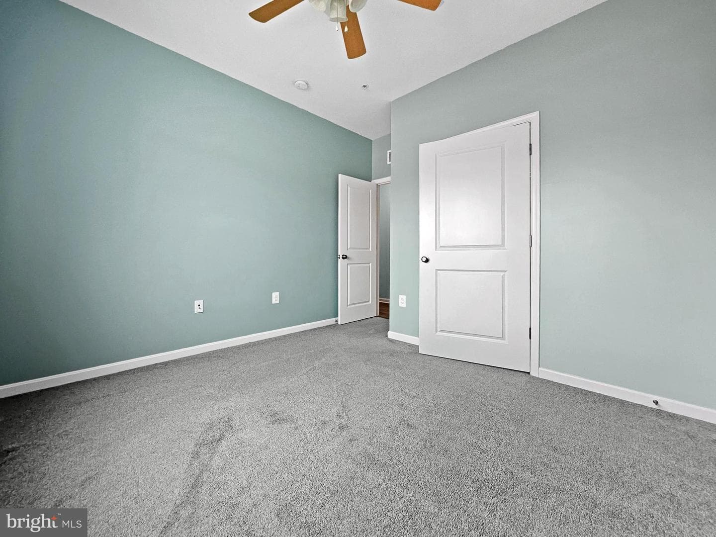 5582 Trafalgar Circle photo 12