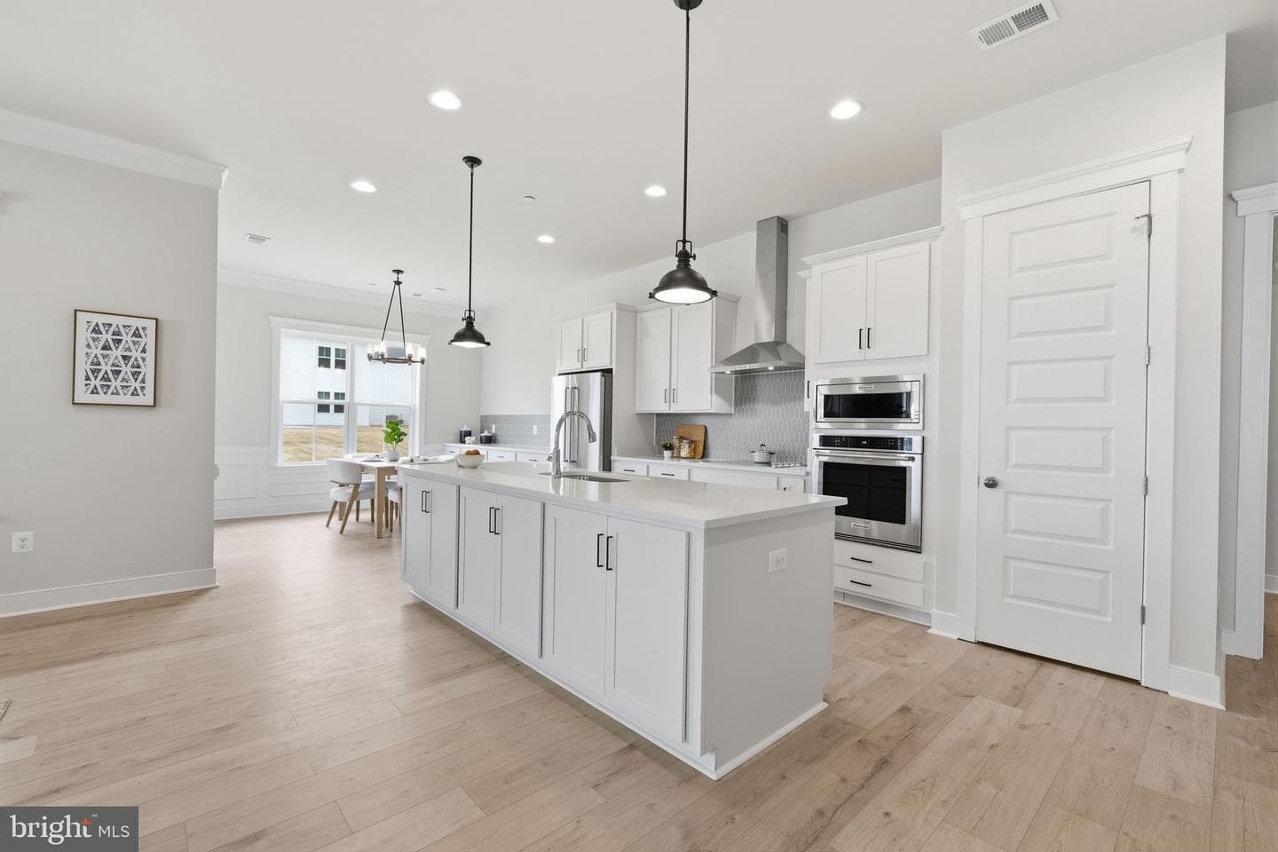 1549 Lake Tahoe Drive photo 4