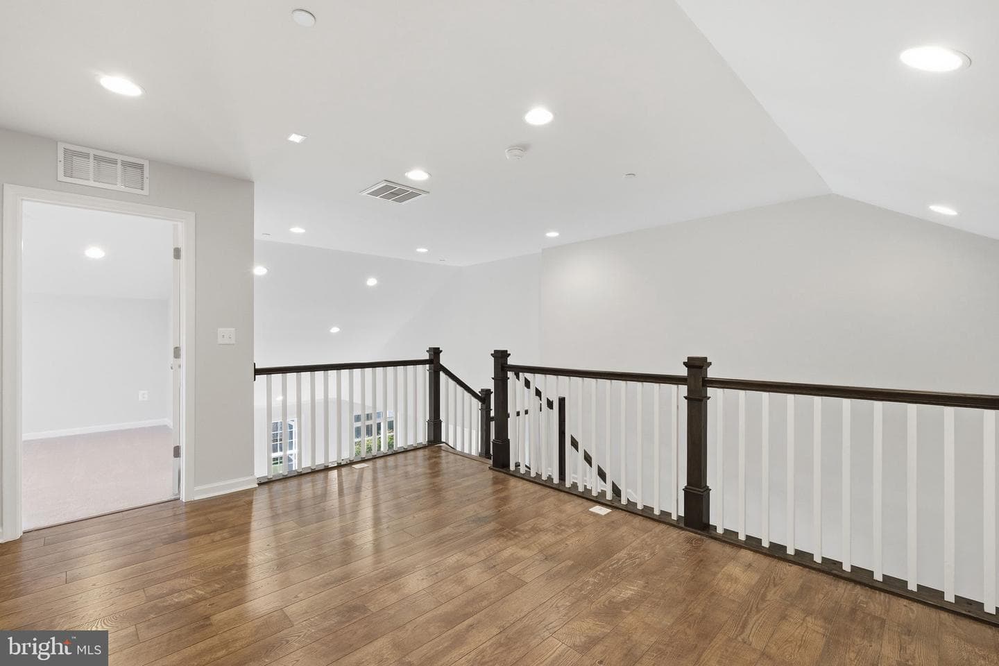 1003 Champlain Court photo 8