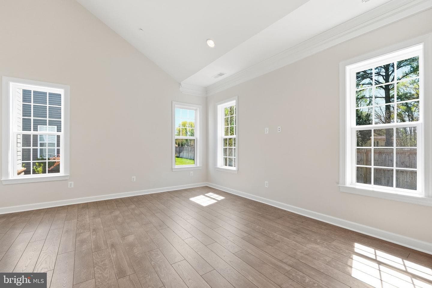 1003 Champlain Court photo 9