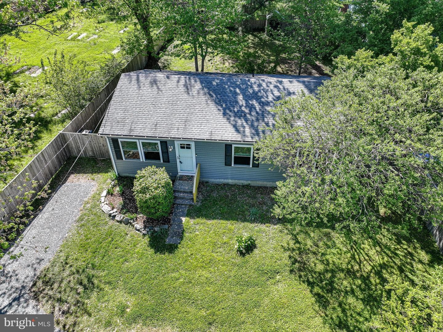 101 Brooks Lane photo 27